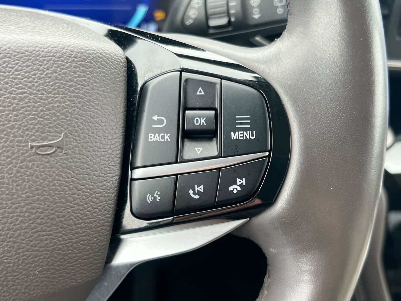 Used 2023 Ford Explorer Platinum w/ Technology Package AWD/4WD image 24