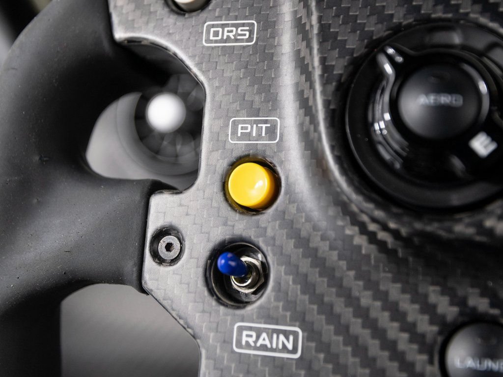 Used 2015 McLaren P1 RWD image 33