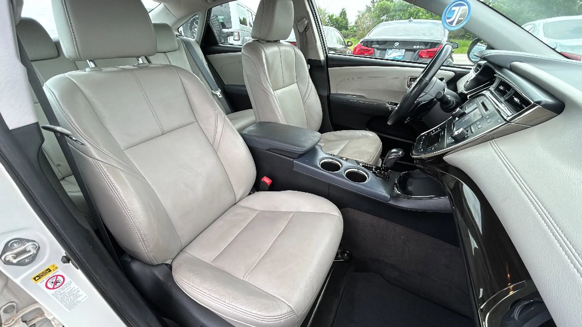 Used 2013 Toyota Avalon XLE Touring FWD image 43