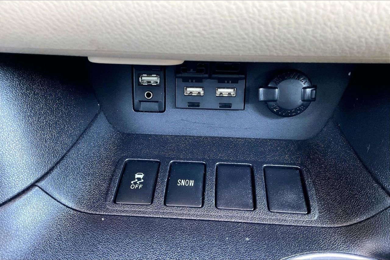 Used 2019 Toyota Highlander XLE image 18