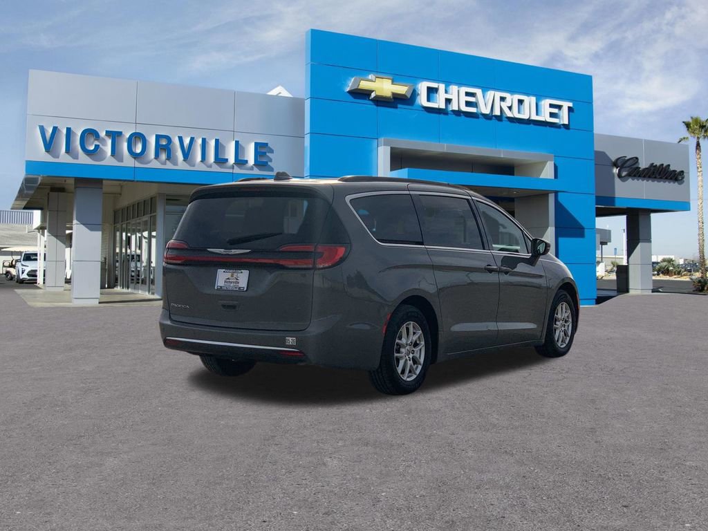 Used 2022 Chrysler Pacifica Touring-L image 4