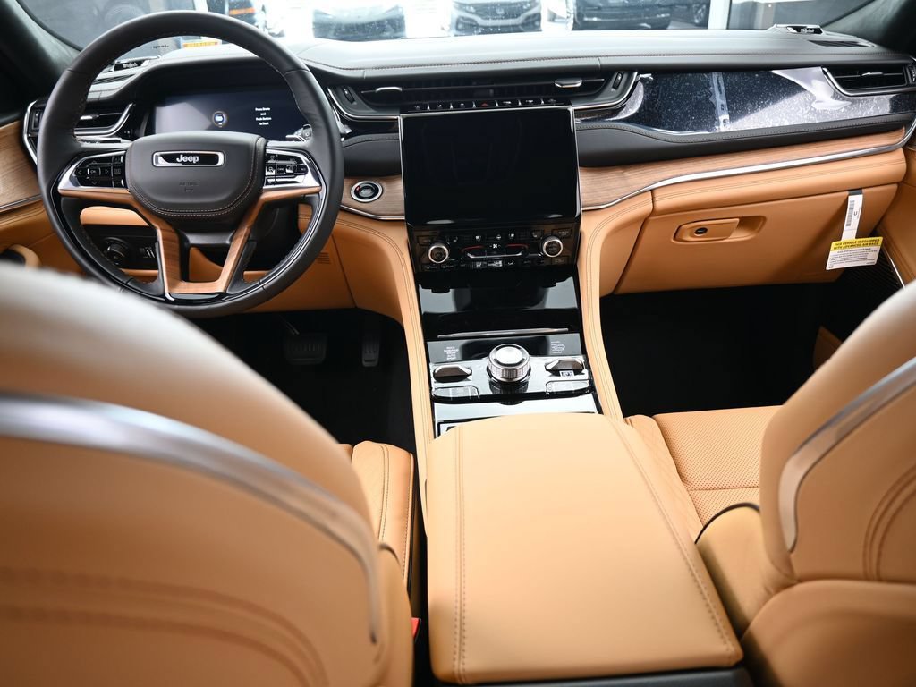 New 2025 Jeep Grand Cherokee L Summit AWD/4WD image 32