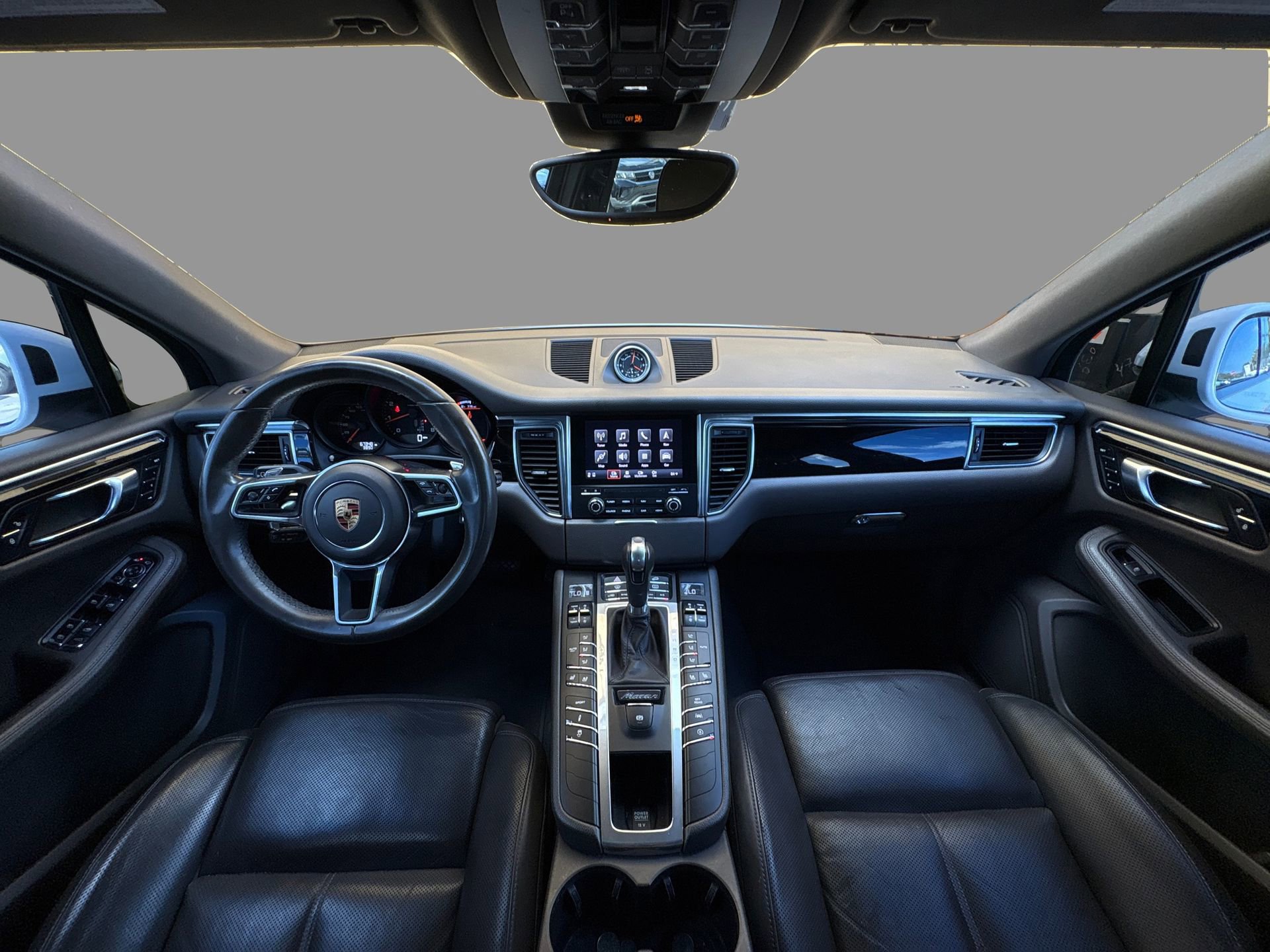 Used 2018 Porsche Macan w/ Premium Package Plus image 21