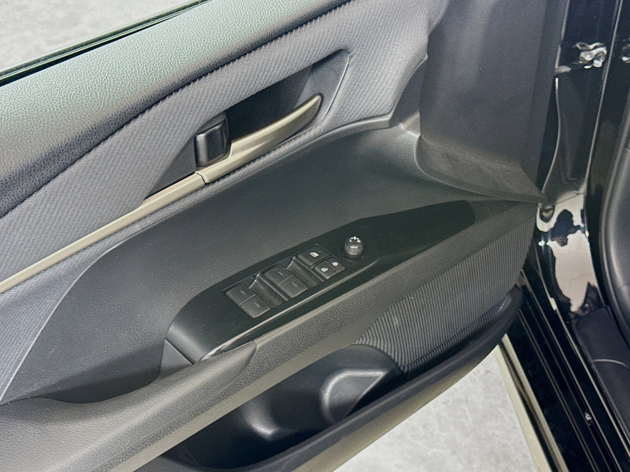 Used 2025 Toyota Camry SE FWD image 18