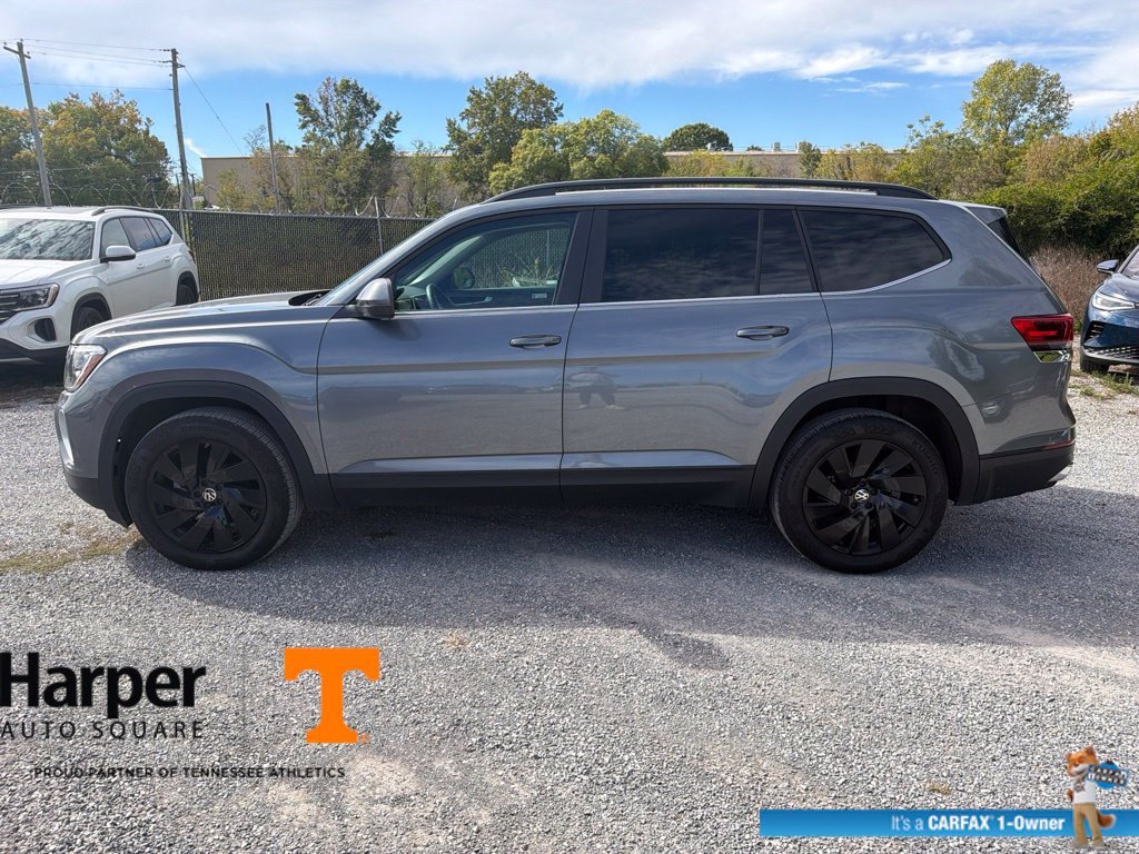 Used 2025 Volkswagen Atlas SE w/ Panoramic Sunroof Package AWD/4WD image 2