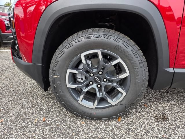 New 2026 Chevrolet Equinox ACTIV w/ Convenience Package III FWD image 13