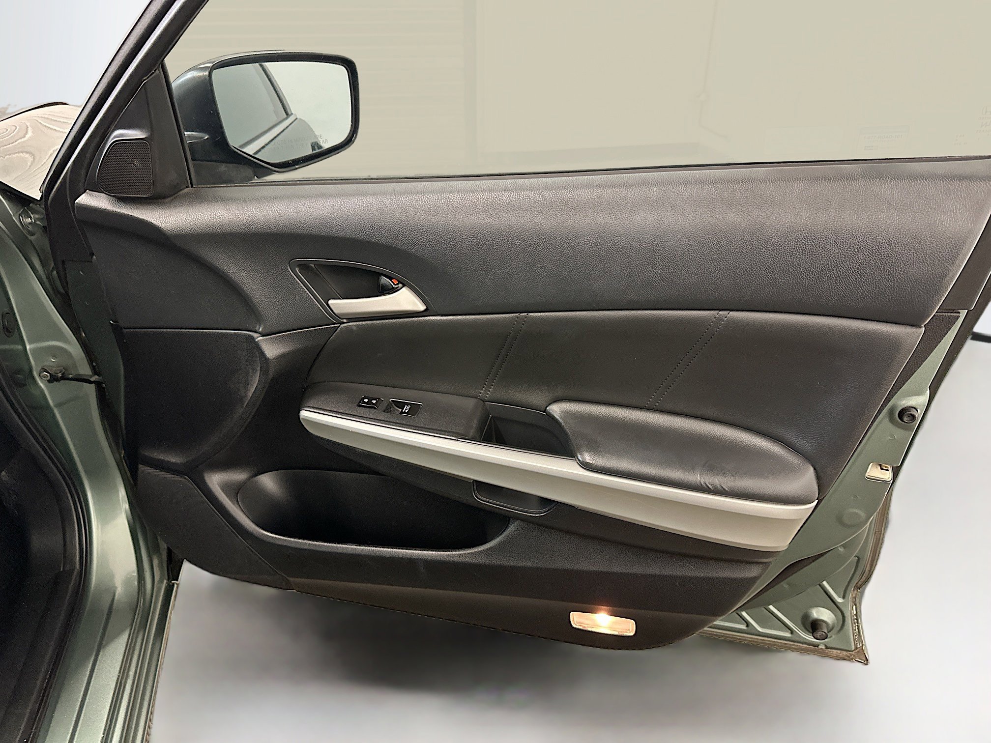 Used 2010 Honda Accord EX-L image 32