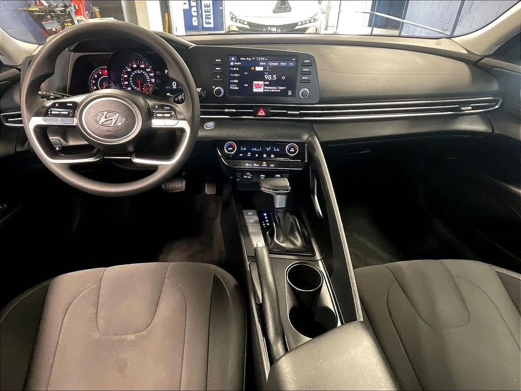 Used 2023 Hyundai Elantra SEL FWD image 21