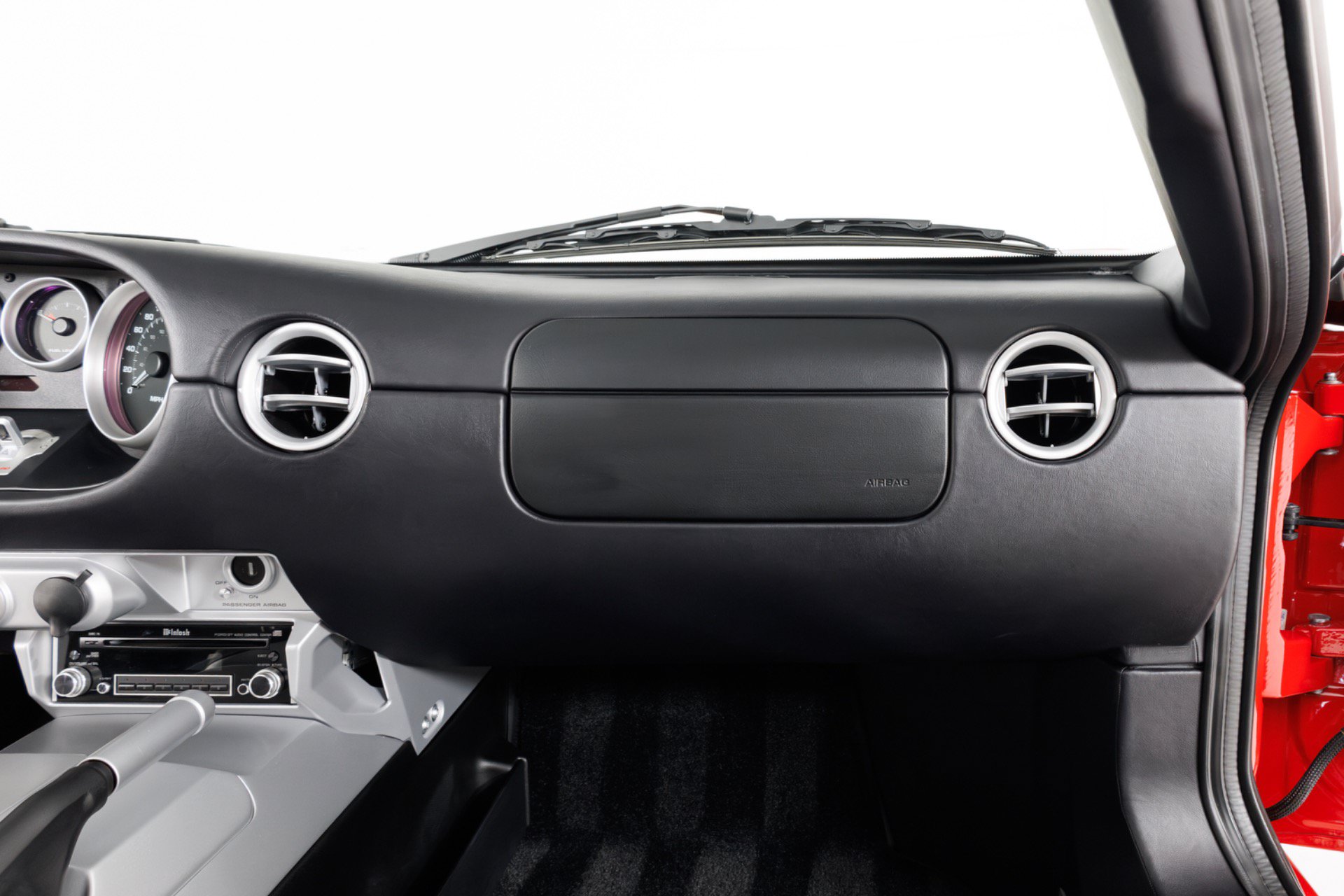 Used 2006 Ford GT RWD image 40