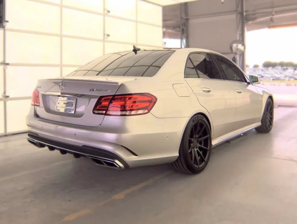 Used 2014 Mercedes-Benz E 63 AMG S-Model image 3