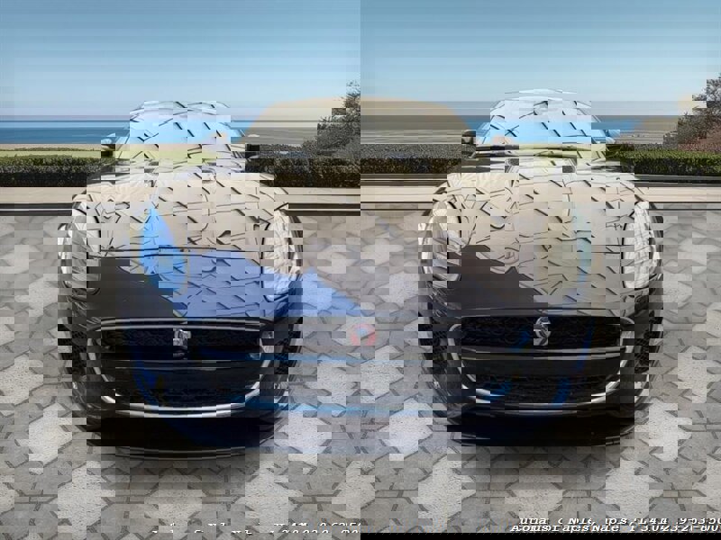 Used 2018 Jaguar F-TYPE Coupe image 4