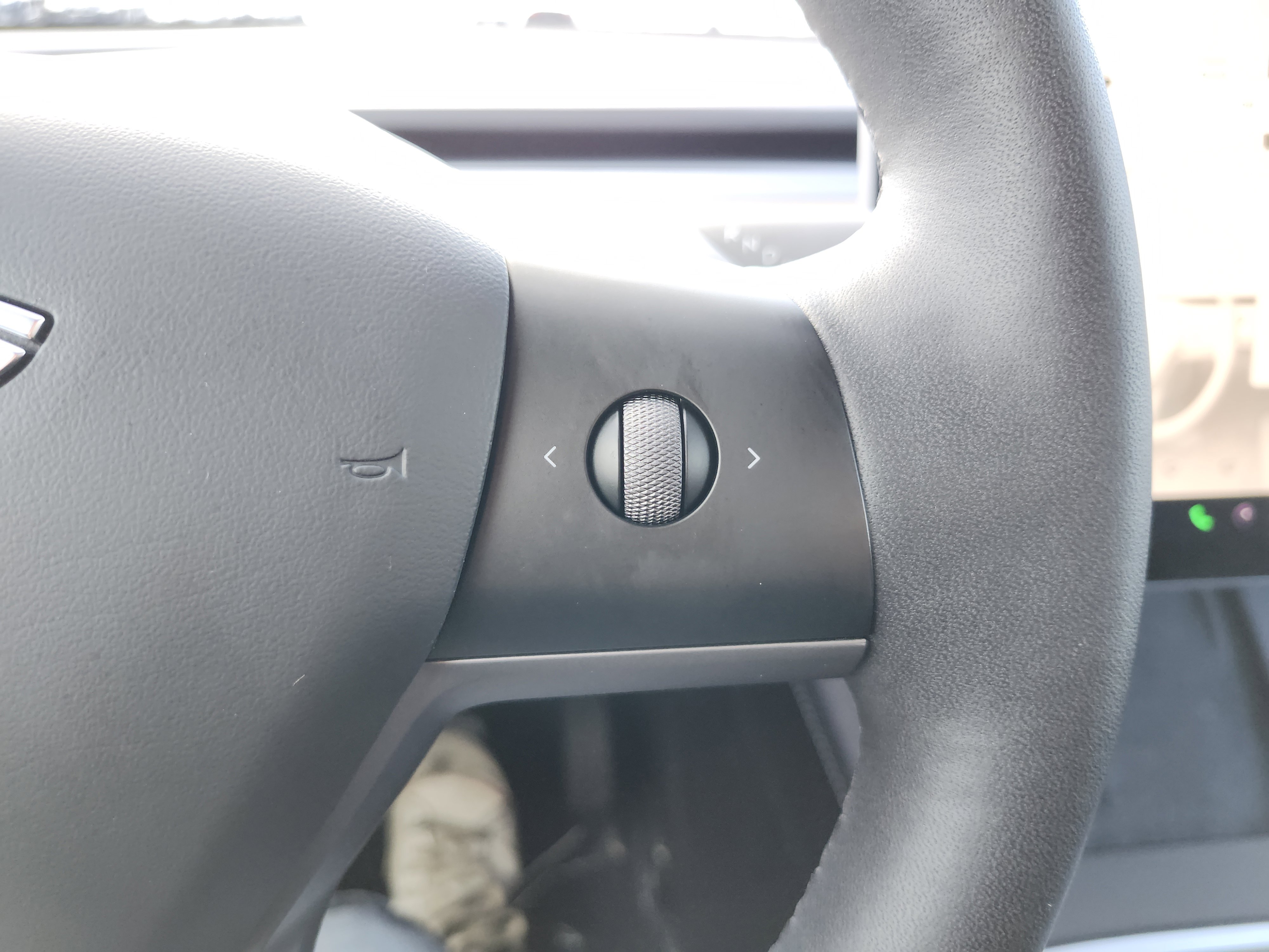 Used 2024 Tesla Model Y Long Range AWD/4WD image 34