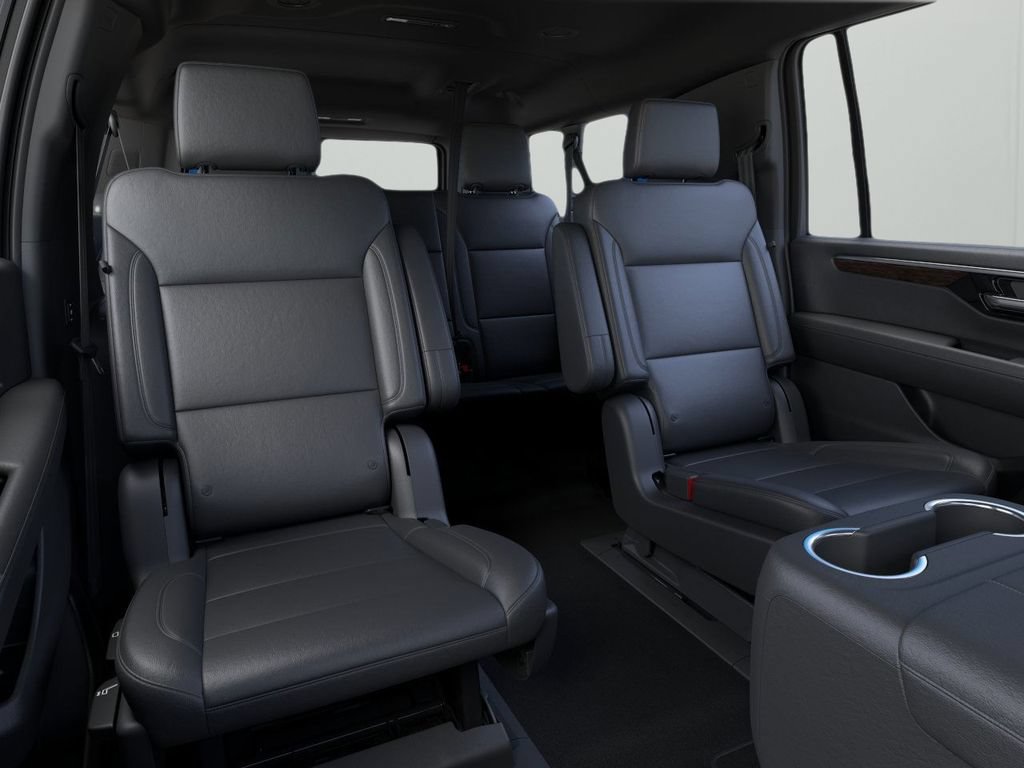 Used 2025 Chevrolet Suburban LT w/ Comfort Package RWD image 17