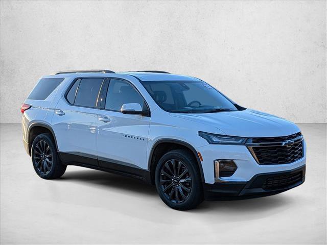 Used 2023 Chevrolet Traverse RS image 3