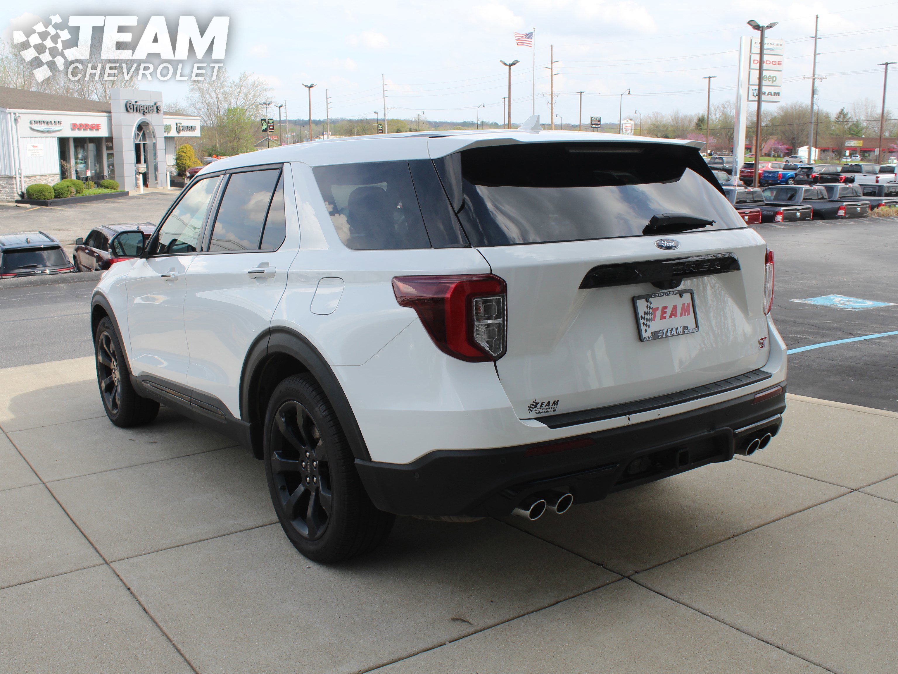 Used 2022 Ford Explorer ST w/ Equipment Group 401A image 6