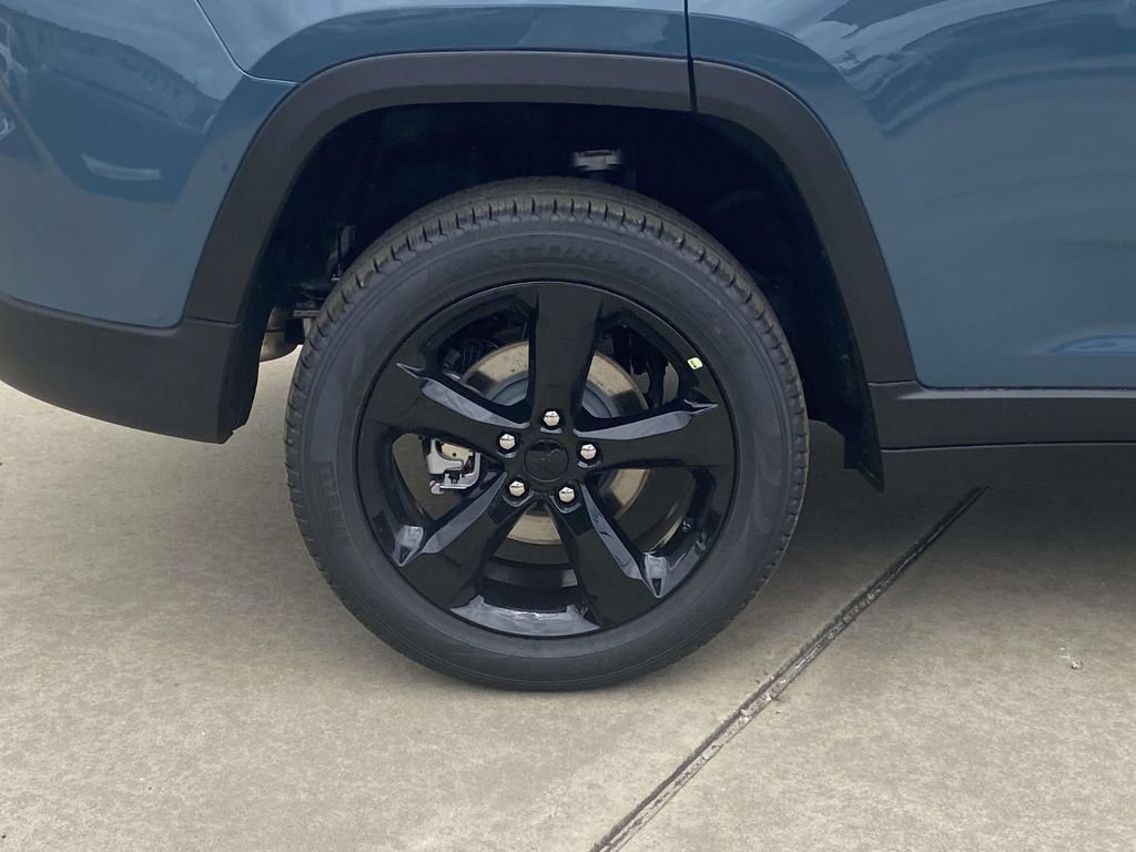 New 2026 Jeep Grand Cherokee Limited w/ Limited Altitude Package RWD image 38