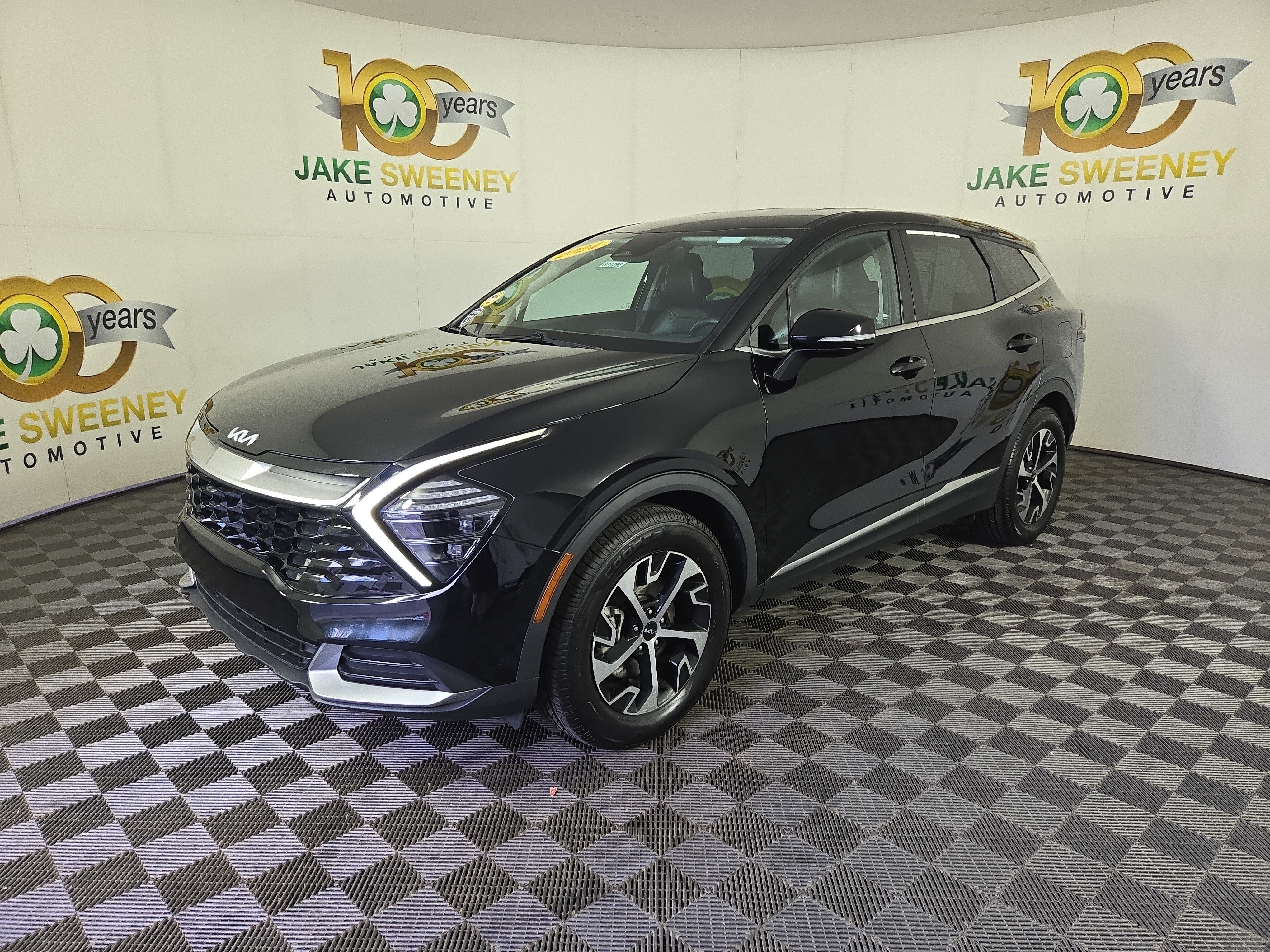 Used 2024 Kia Sportage EX FWD image 3