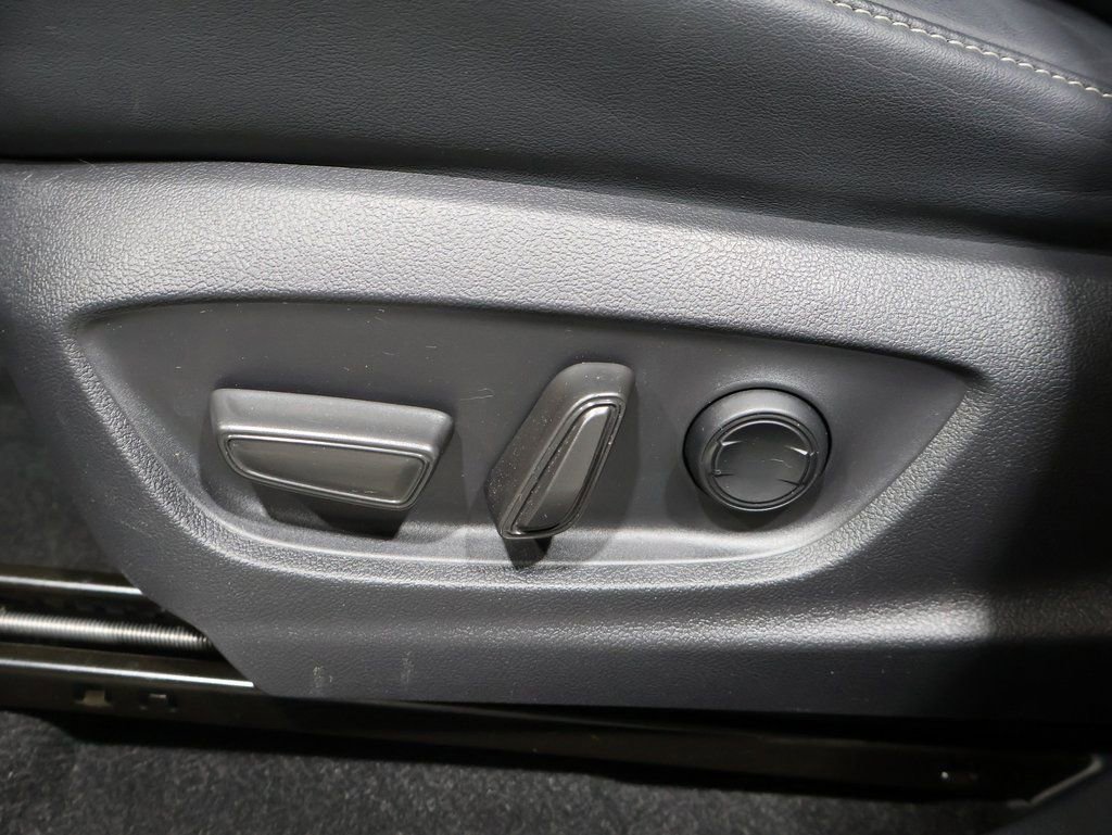 Used 2025 Toyota Crown Signia image 10