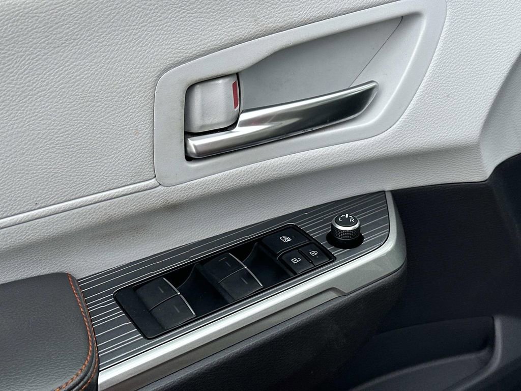 Certified 2021 Toyota Sienna XSE image 17