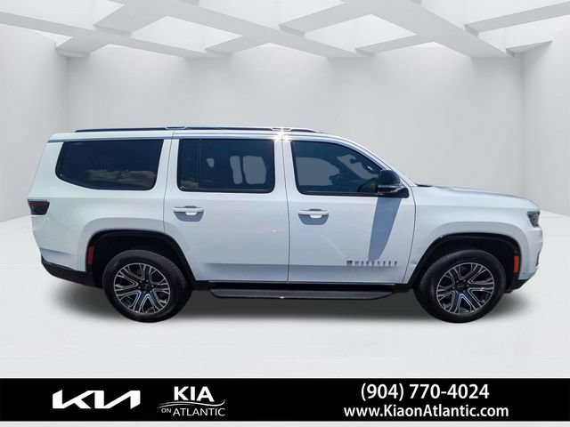 Used 2025 Jeep Wagoneer 4WD w/ Convenience Group I image 2