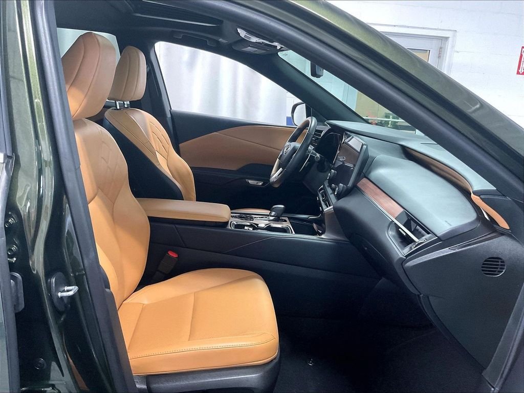 Used 2024 Lexus RX 350 Premium w/ Accessory Package (Z1) AWD/4WD image 11