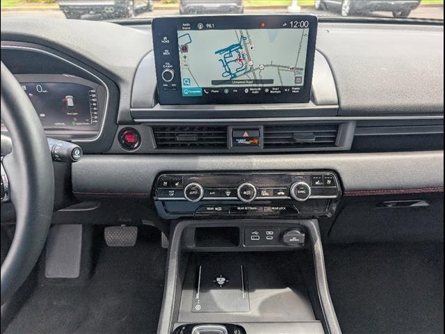 Used 2025 Honda Pilot Black Edition image 10