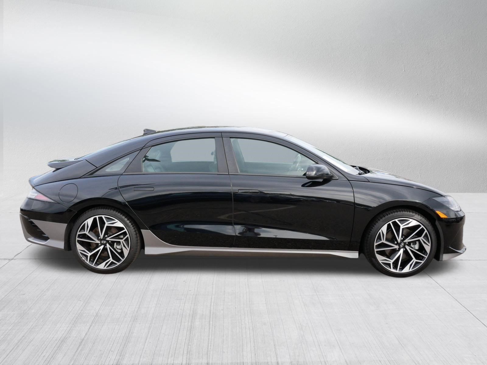 Used 2023 Hyundai Ioniq 6 SEL RWD image 8