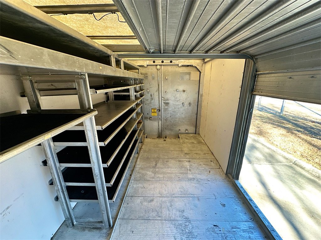 Used 2018 Isuzu NPR image 14