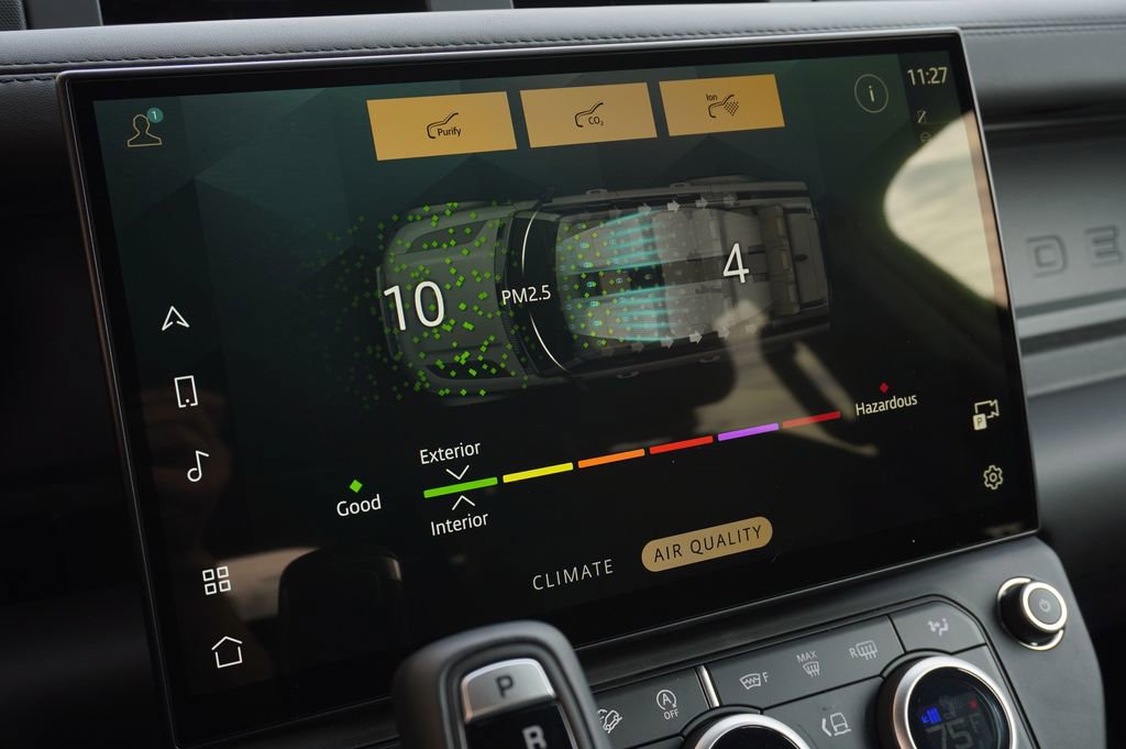 New 2026 Land Rover Defender 130 X-Dynamic SE image 22