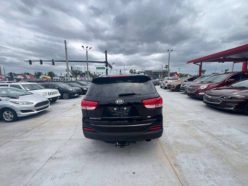 Used 2018 Kia Sorento FWD image 14