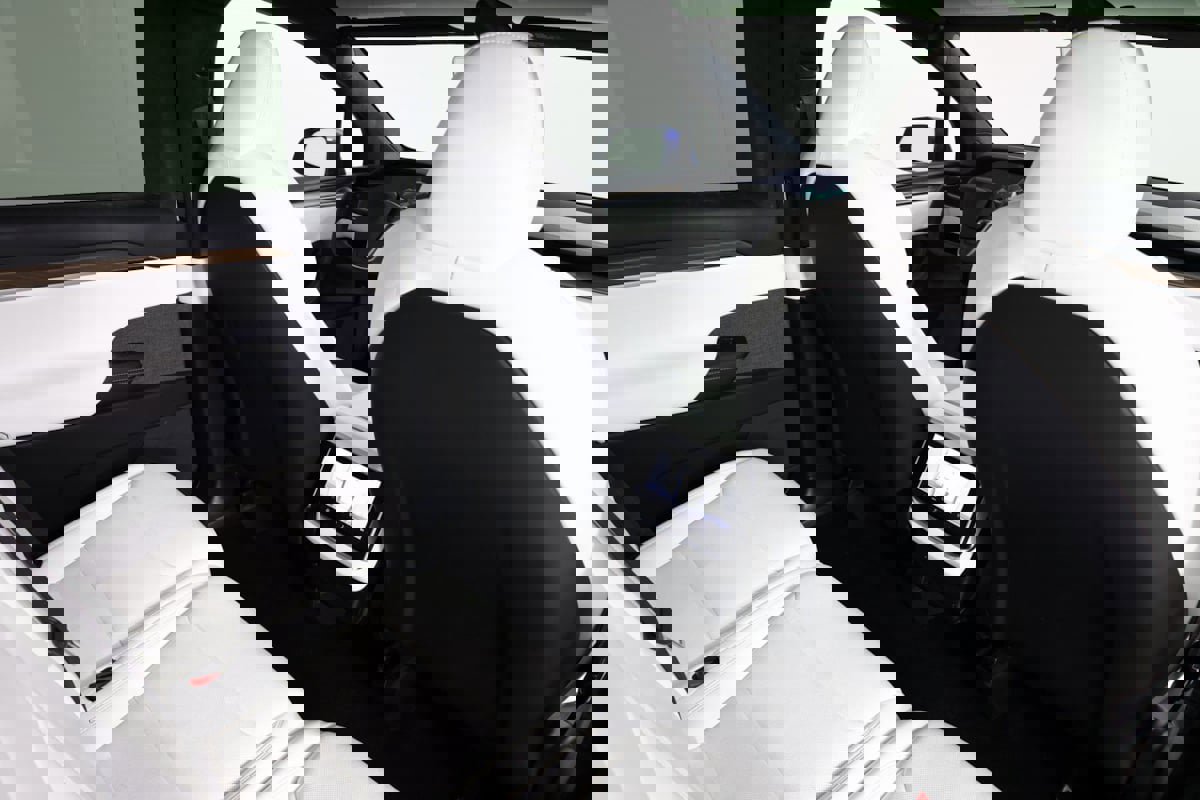 Used 2022 Tesla Model X image 41