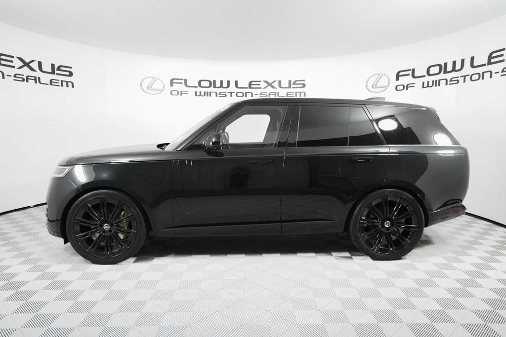 Used 2023 Land Rover Range Rover SE AWD/4WD image 4