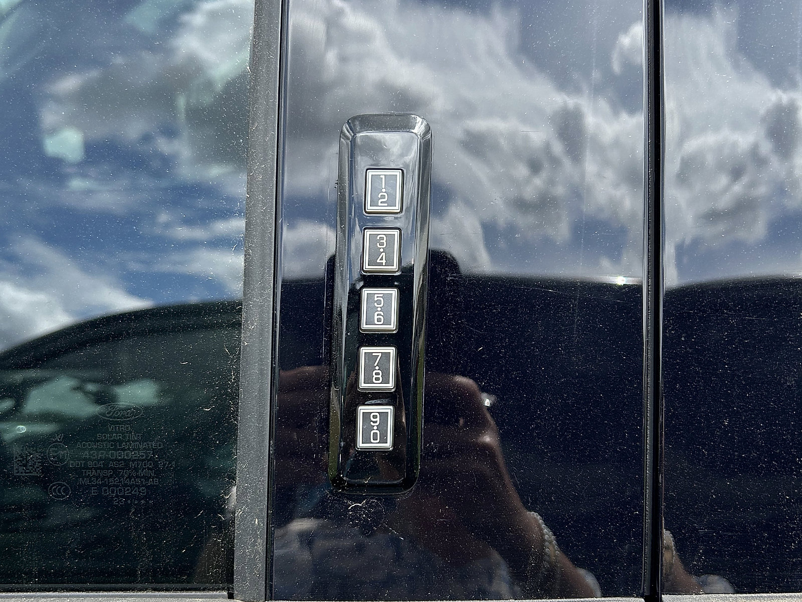 Used 2023 Ford F250 Lariat w/ Sport Appearance Package image 14