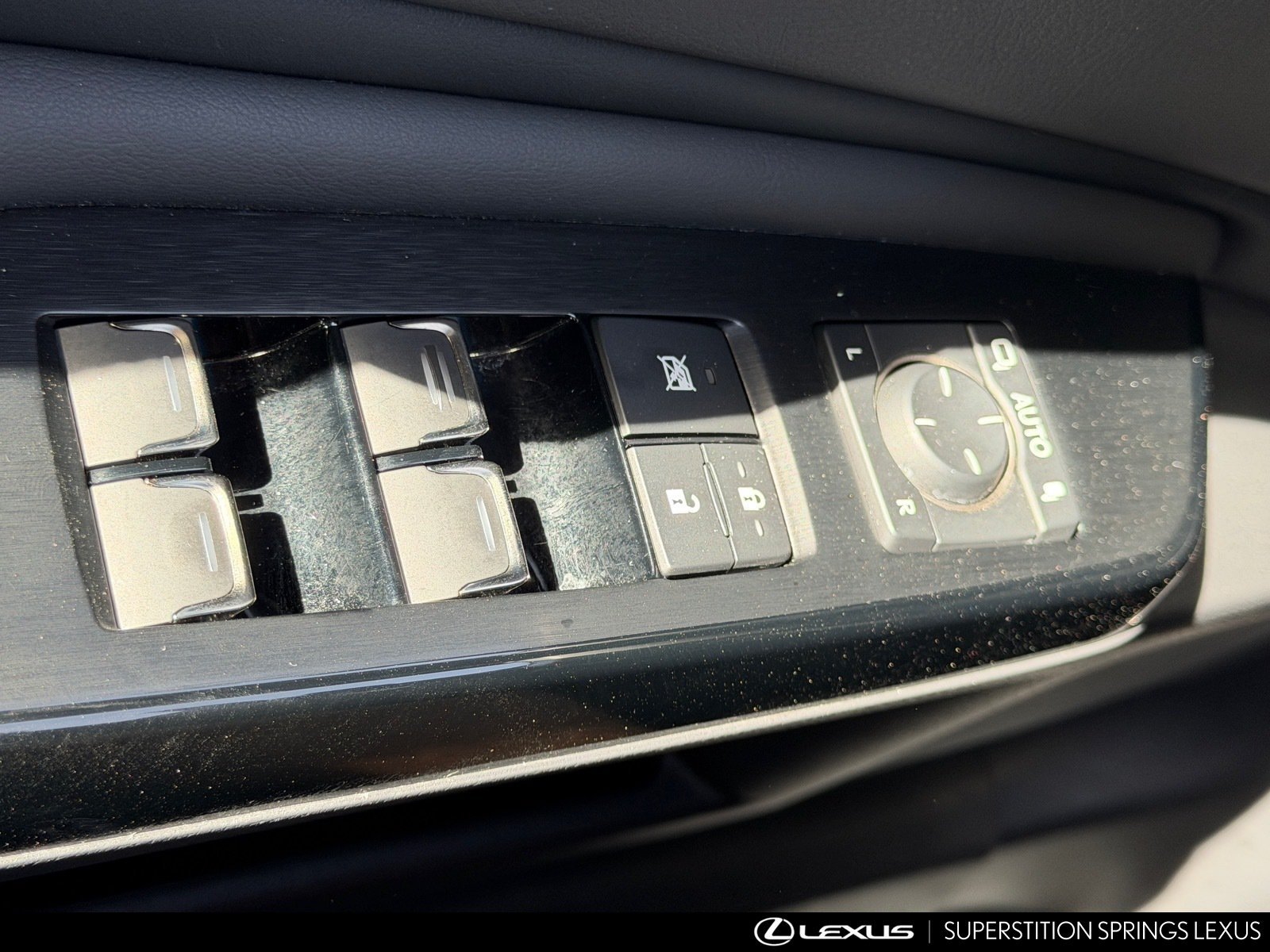 Certified 2025 Lexus ES 300h w/ Premium Package FWD image 17