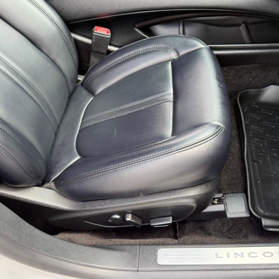 Used 2018 Lincoln MKZ Premiere FWD image 13