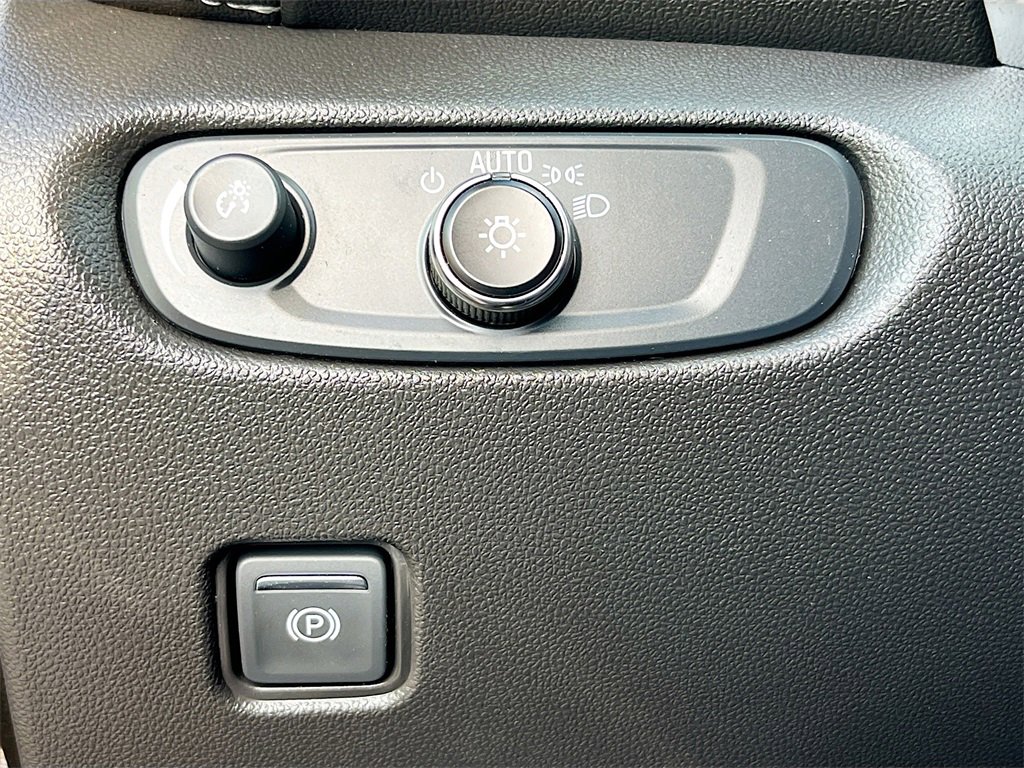 Used 2025 Chevrolet Blazer LT image 10