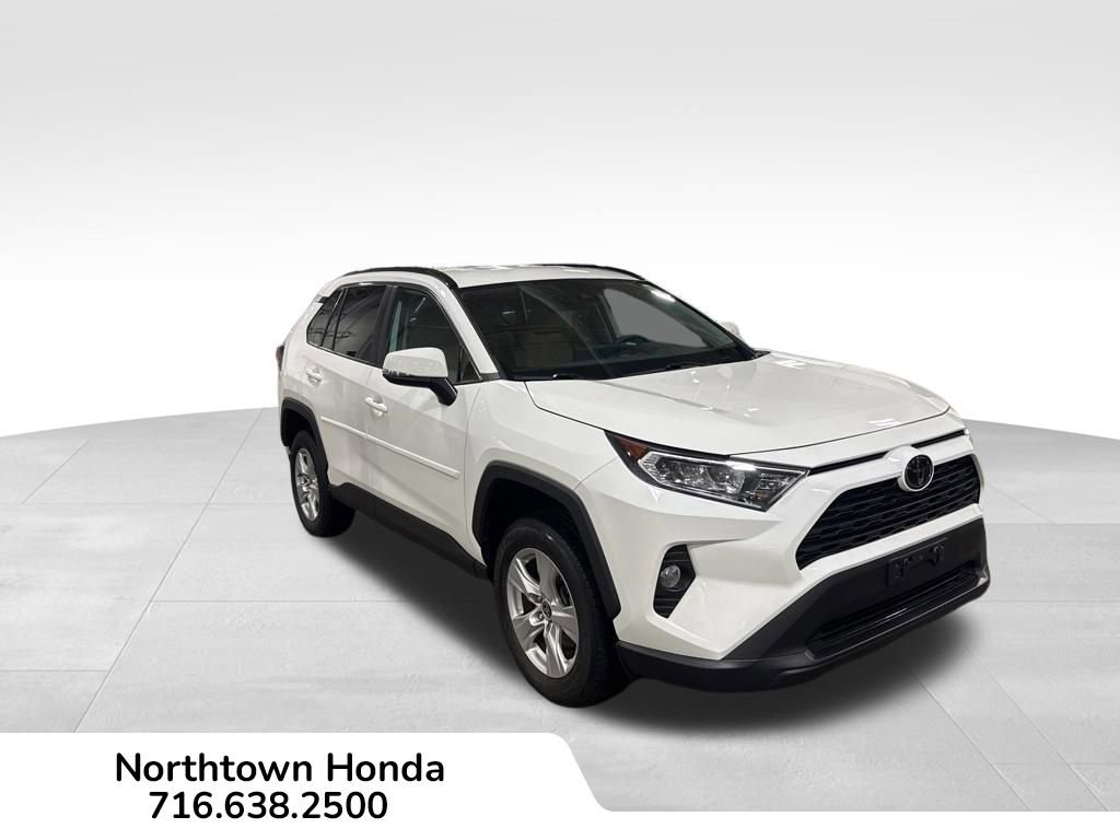Used 2021 Toyota RAV4 XLE AWD/4WD image 1