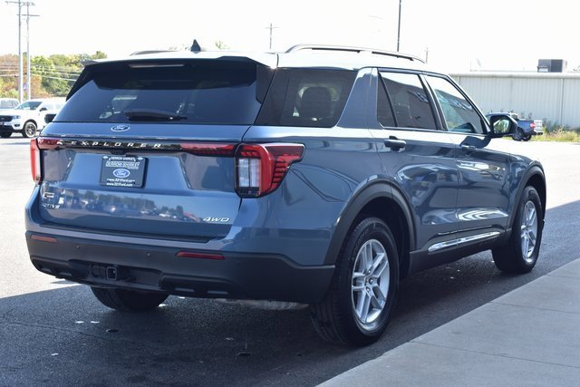 Used 2025 Ford Explorer Active image 6