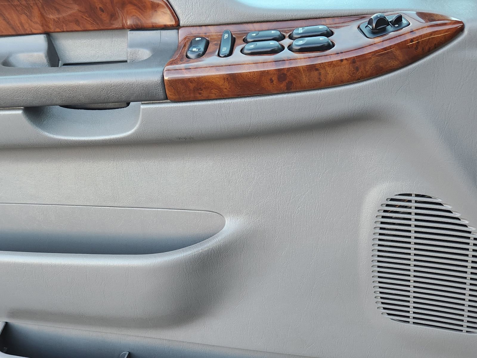 Used 2003 Ford F350 Lariat image 25