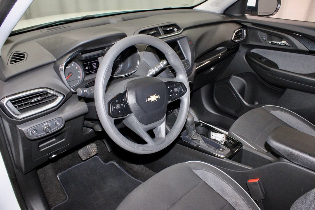Used 2023 Chevrolet TrailBlazer LT FWD image 25