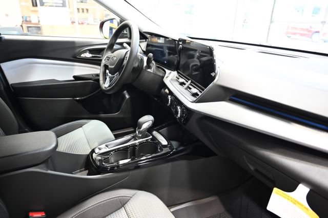 New 2026 Chevrolet Trax LT w/ Driver Confidence Package FWD image 13