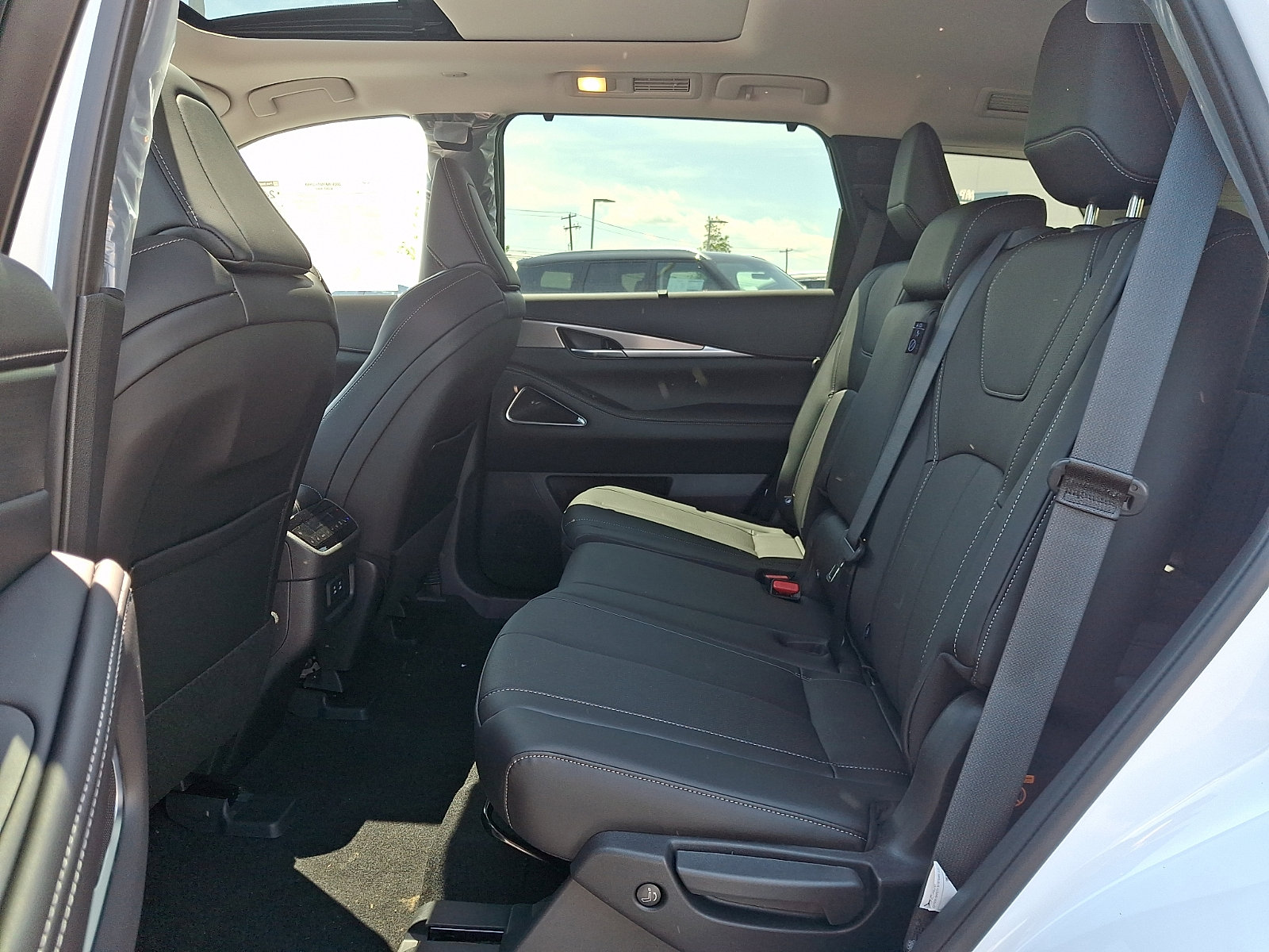 New 2026 INFINITI QX60 Luxe w/ Cargo Package AWD/4WD image 6