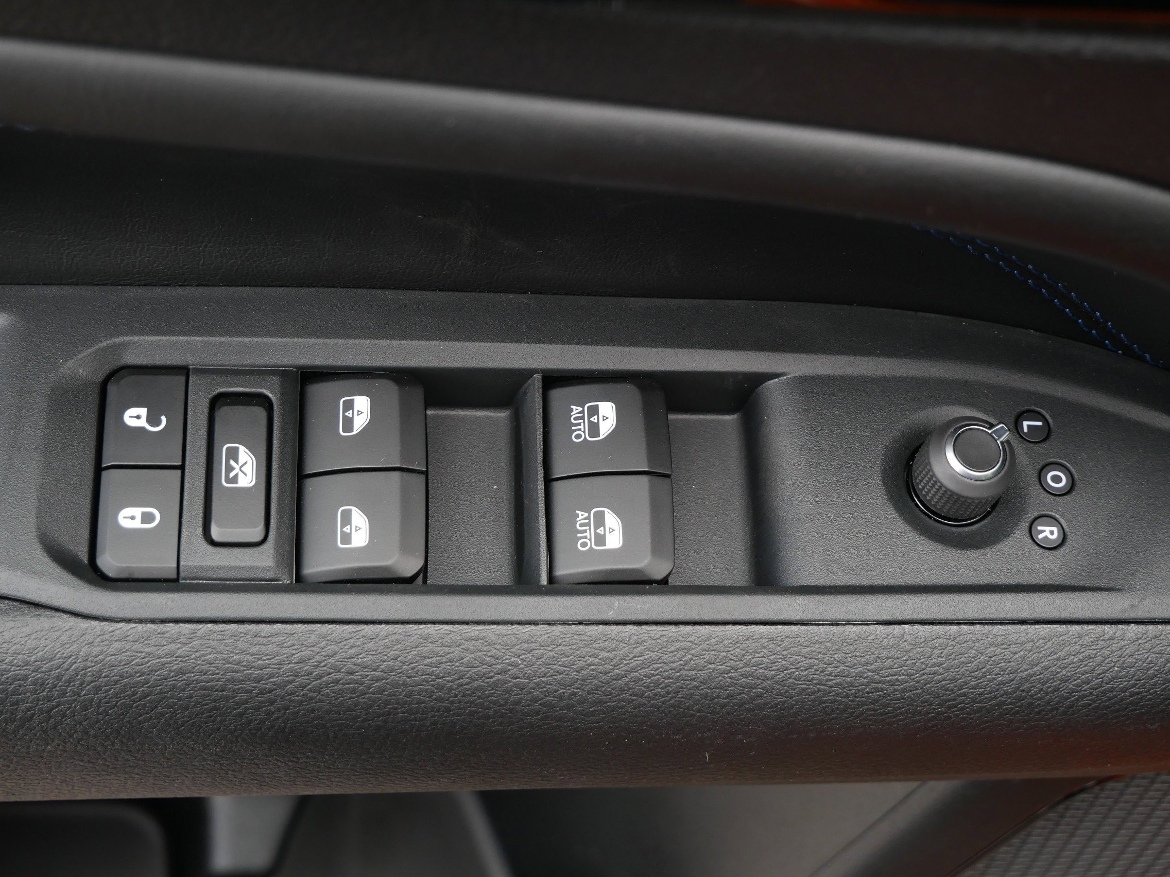 New 2026 Jeep Compass Latitude AWD/4WD image 13