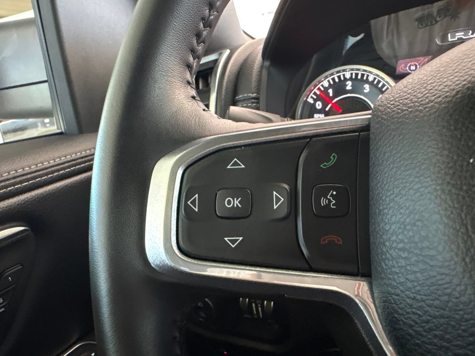 Used 2024 RAM 1500 Laramie AWD/4WD image 31