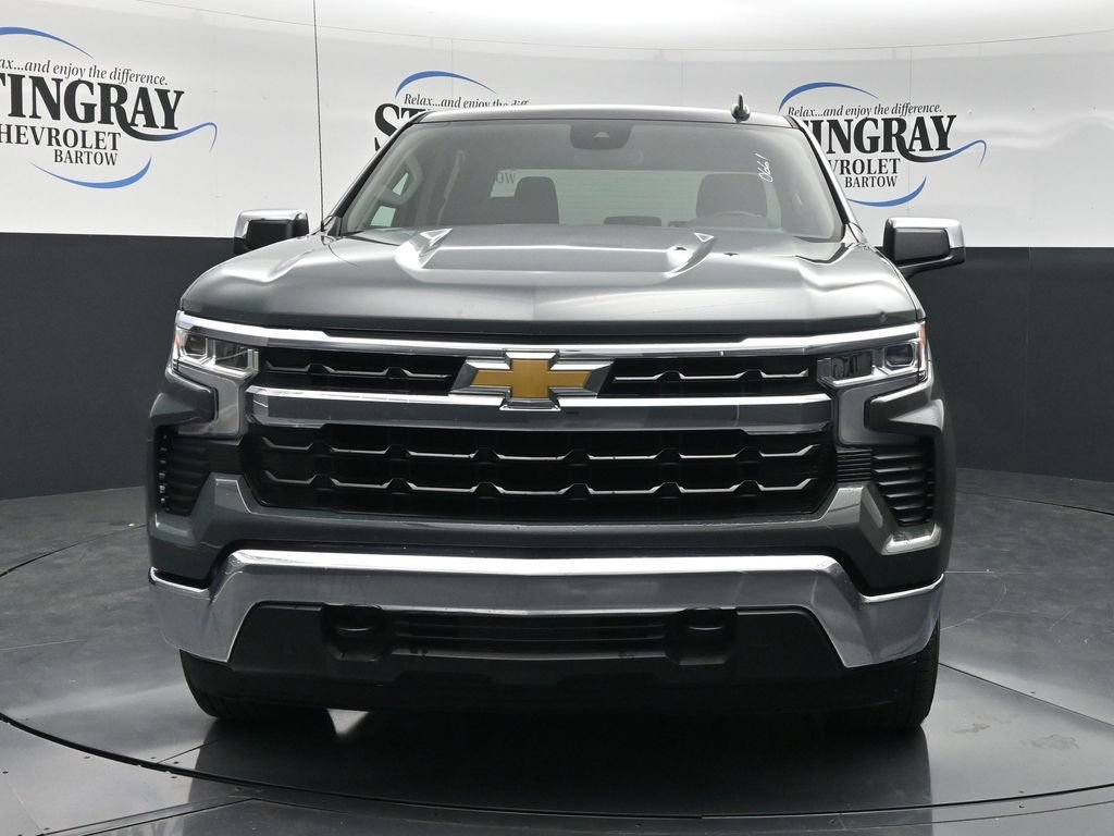 Used 2025 Chevrolet Silverado 1500 LT AWD/4WD image 2