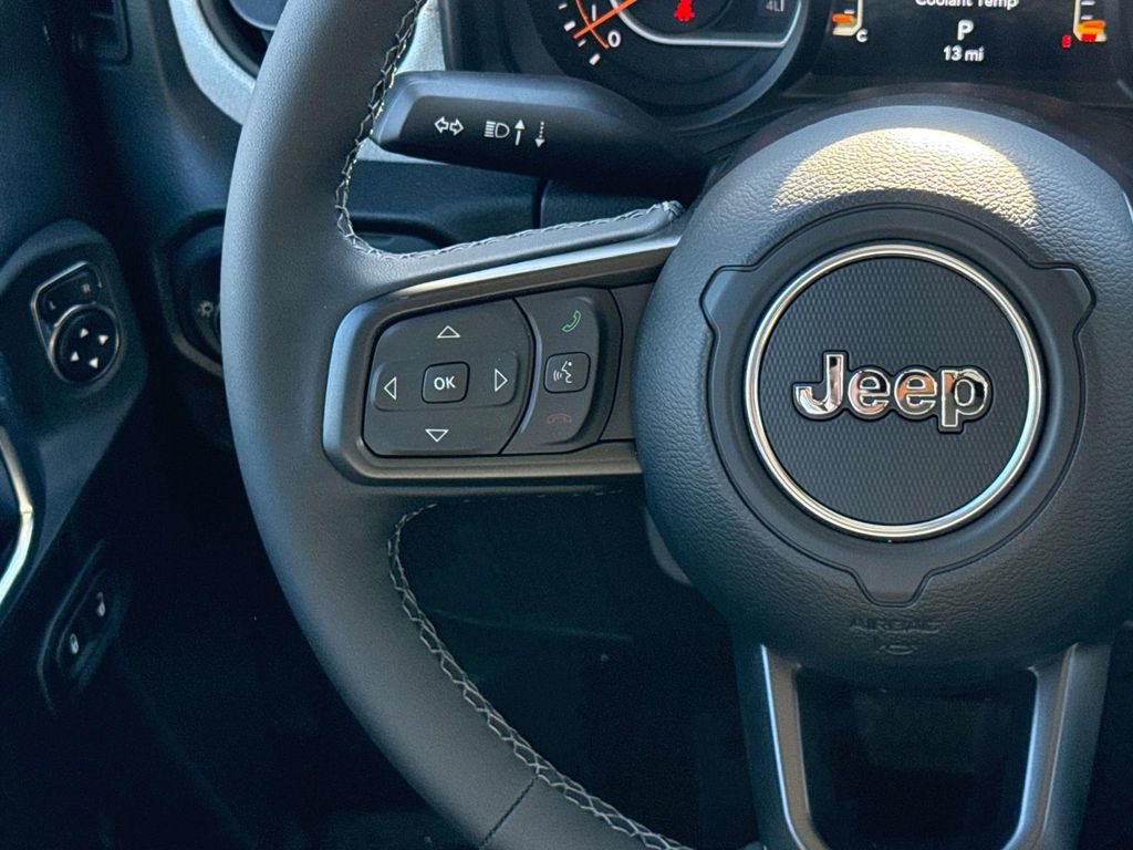 New 2025 Jeep Gladiator Sport AWD/4WD image 13