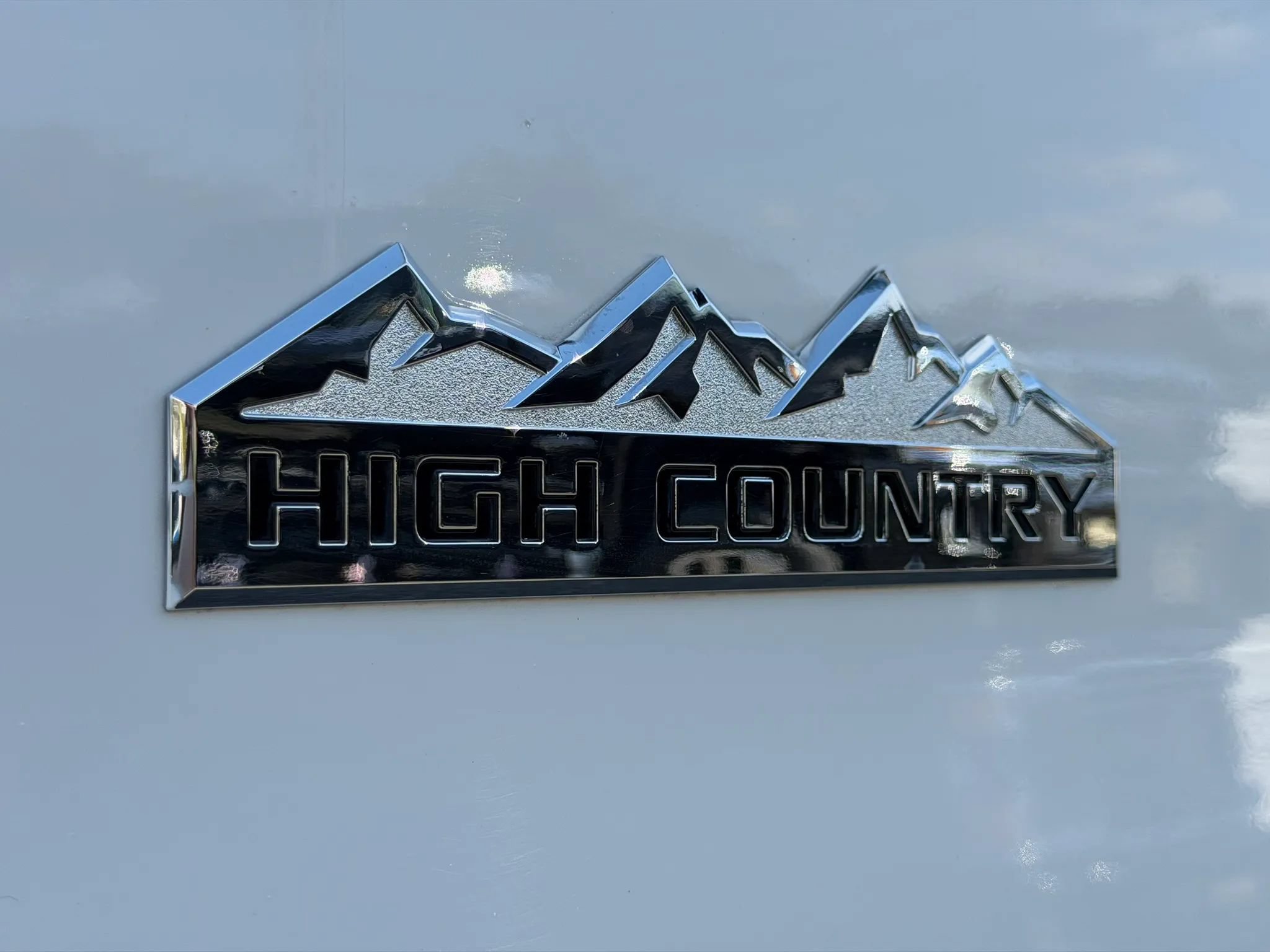 Used 2017 Chevrolet Silverado 2500 High Country w/ Duramax Plus Package AWD/4WD image 13