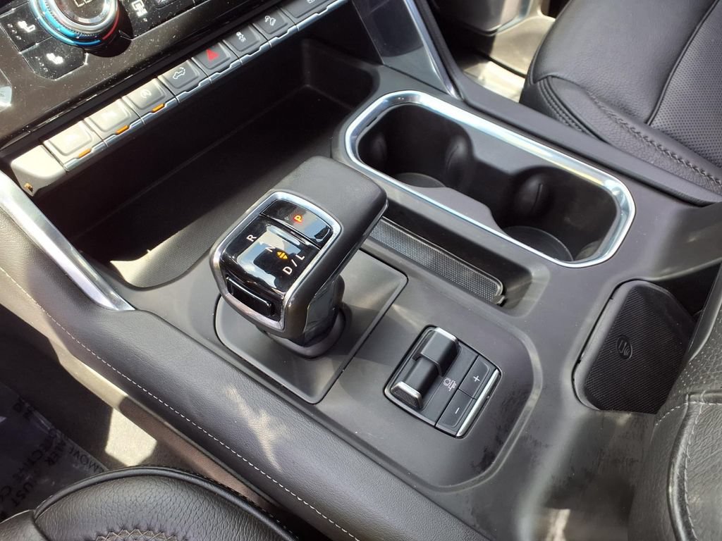 Used 2023 GMC Sierra 1500 Denali w/ Technology Package AWD/4WD image 8