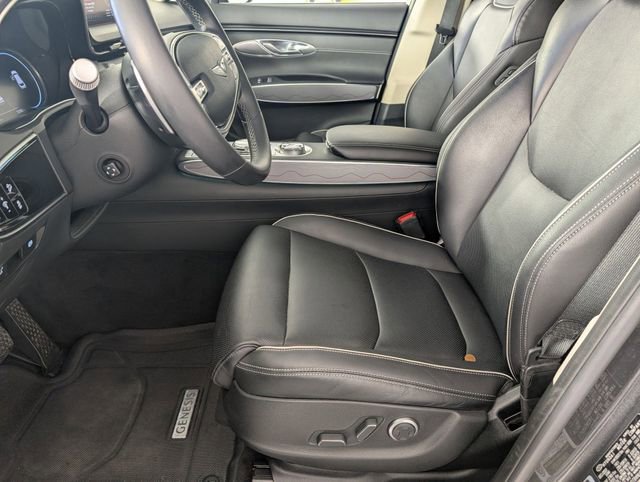 Used 2022 Genesis GV70 2.5T w/ Advanced Package image 14