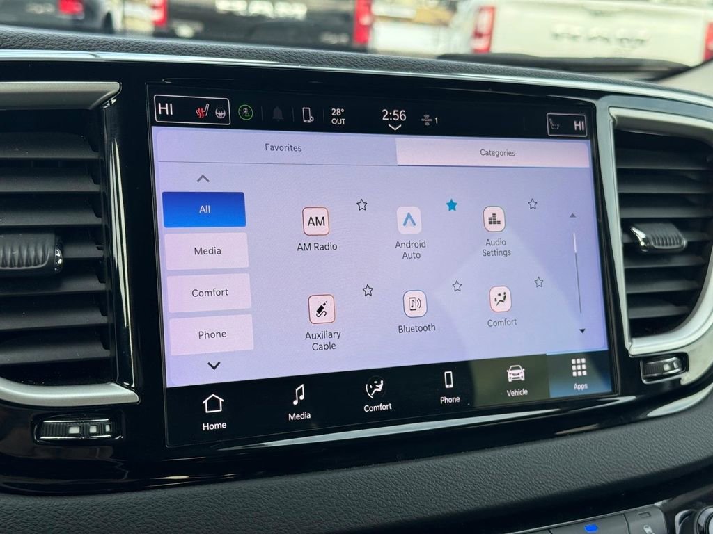 Used 2024 Chrysler Pacifica Touring-L image 21